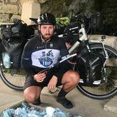 Un Breton s'est lancé dans un tour de France à vélo pour ramasser les masques jetés sur le bord des routes