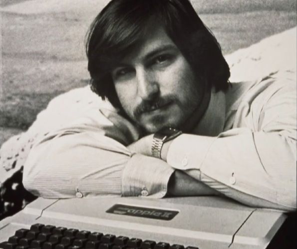 Steve Jobs en 15 images, indissociable de ses créations