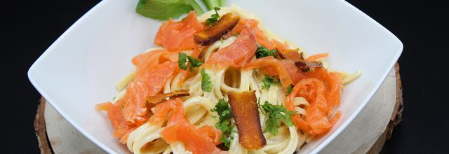 Linguine à la truite fumée et poutargue