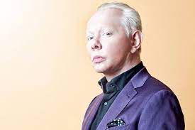 August 11th 1954, Born  Joe Jackson, UK singer, songwriter, (1980 UK No.5 single ‘It’s Different For Girls’ and 1982 US No.6 & UK No.7 single ‘Steppin Out’)