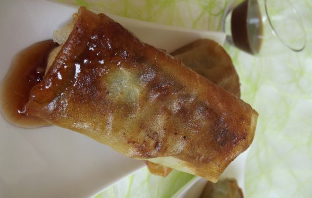 Cigares de poivrons vert au reblochon et à la tomme, sauce caramel au vinaigre balsamique