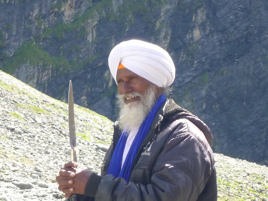 Pèlerinage sikh de Hem Kund, au départ de Govind Ghat