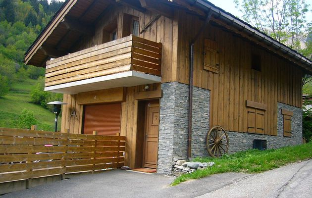 L Habitat Champagny le Bas : Les toitures en Lauze