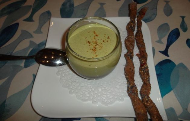 Gressins à la tomate et Lassi de menthe