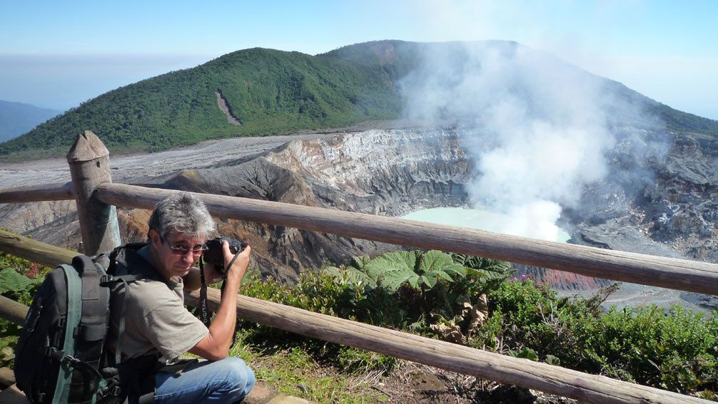 Photos du Volcan Poas avec ses fumerolles faites le 18 avril 2010. Tous droits réservés TACACORI EcoLodge - Alajuela - COSTA RICA. www.tacacori.com