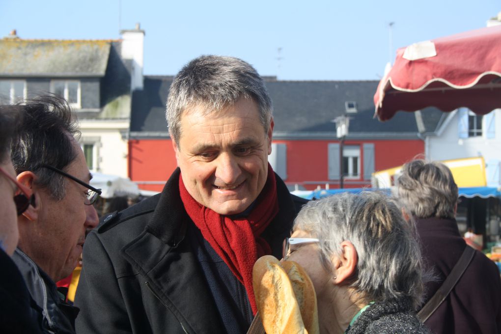 Campagne de Xavier et Mireille sur les marchés de Larmor et de Ploemeur