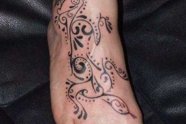 Modele tatouage serpent femme