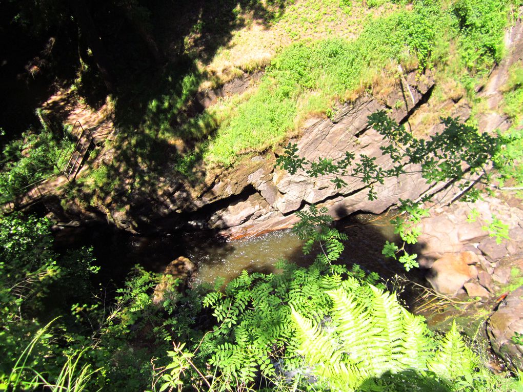 joli  vilage de corrèze et ses cascades .