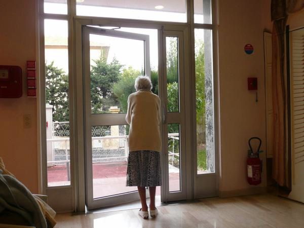 Scènes de la vie quotidienne en maison de retraite