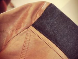 Recycler une veste en simili cuir abîmée