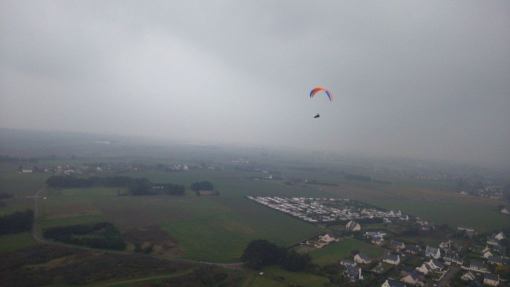 Les ailes en "hivernage", vol de Plouha par une journée enneigée, biplace avec Gaston, et Florent cette semaine au dessus de Tournemine 