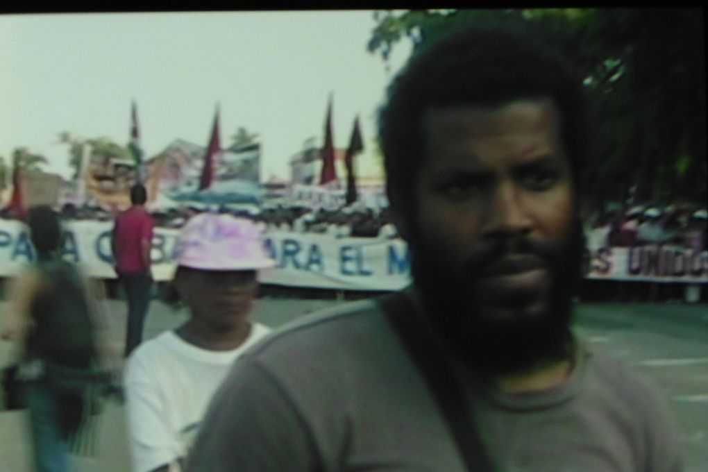 A civil disobedience of a lone man in Cuba : Raychel Carrion Jaime "Fallas de origen" (2007)