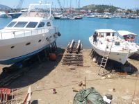 Atelier de fabrication de bateau en bois