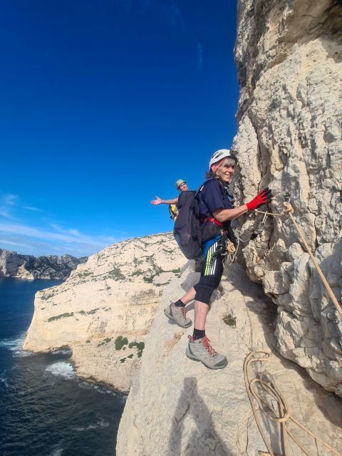 Les vires d'accès et le rappel dans la paroi.