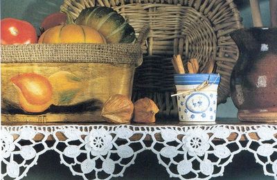 Bordures d'étagères et leurs grilles gratuites , au crochet !