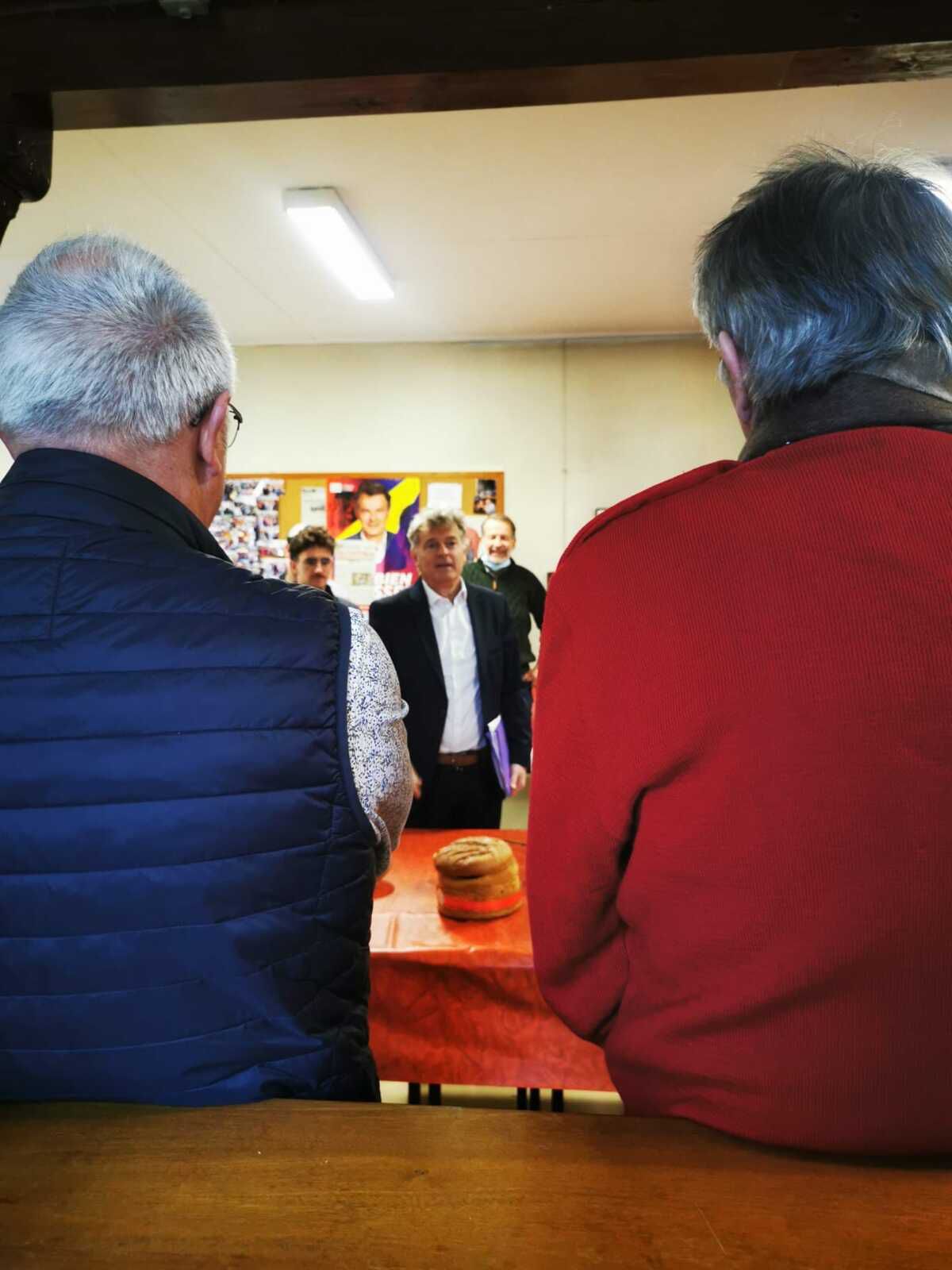 Local du PCF Morlaix, 5 décembre - Réunion de Fabien Roussel et de 50 militants et élus communistes bretons et finistériens autour d'un repas - Quelques photos