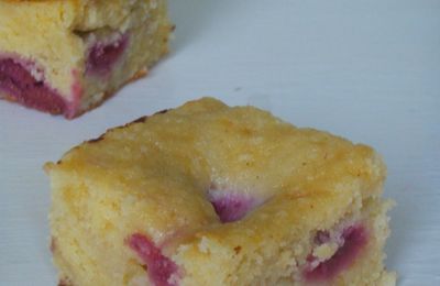 Le brownie au chocolat blanc et framboises de Cooking Lili