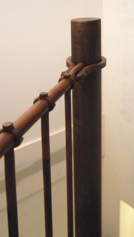 Escaliers en fer forgé droits, en colimançon, balançé. L'art de fer crèe sur mesure des escaliers authentique et  unique pour votre intérieur. Boris Klein, ferronnier d'art et artisan d'art et du patrimoine est à votre écoute pour créer avec