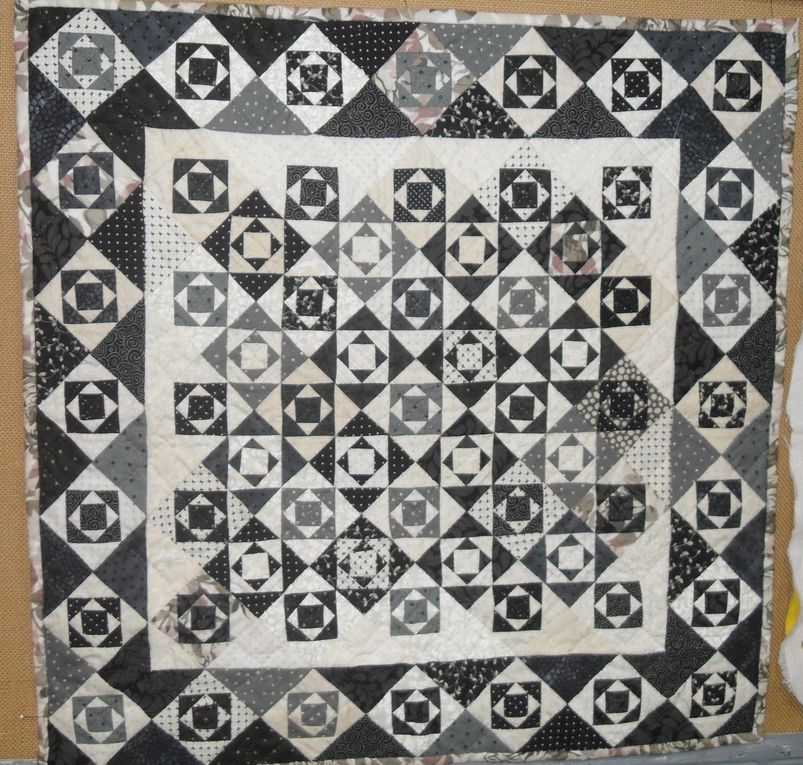 petite expo trés sympatique des quilts de nos adhérentes.