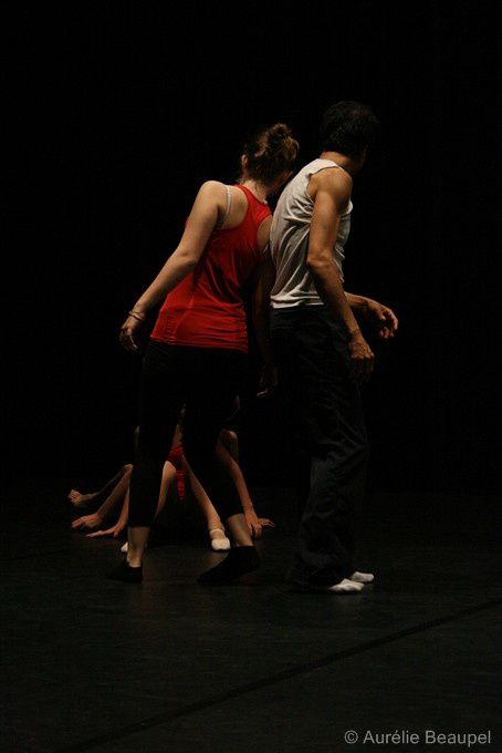 Nicolas Maloufi avec les groupes d'élèves des classes de danse du CRD du Choletais pour une création