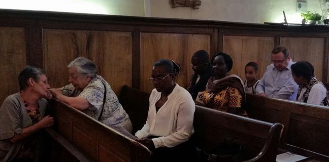 Célébration de l'Assomption, par le Père Daleb, ce matin en l'église S. Lucien à Warluis (Paroisse Beauvais Sud), en présence de ses Parents venus du Congo-Brazzaville