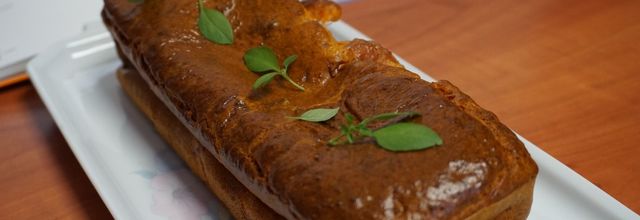 cake aux tomates, mozarella et basilic