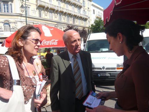 Sur le marché d'Ajaccio avec Dominique Bucchini.
