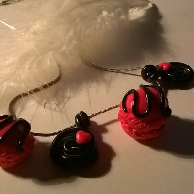 Collier macarons et réglisses Fimo