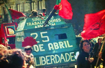 Portugal, 25 avril 1974 : la Révolution des Œillets vue par Régis de Castelnau