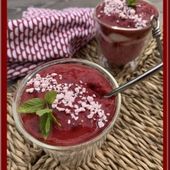 Pudding de skyr aux graines de chia et fruits rouges