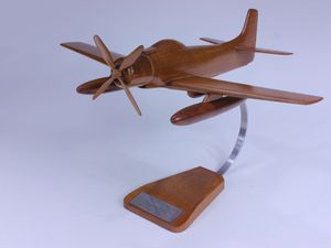 Douglas AD Skyraider (échelle : 1/43°, bois : merisier)