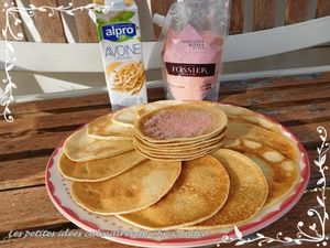 Crêpes au lait d'avoine et à la poudre de biscuits roses de Reims