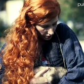 Paris Première : Natacha Polony et son furet Aymeric dans le clip de rentrée