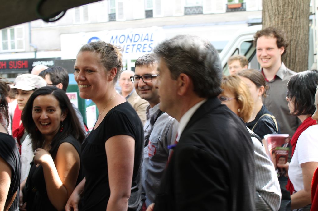 Visite de soutien aux candidates du FG pour les élections législatives, marché Glacière place Coluche, puis meeting improvisé au bas de la cité Daviel