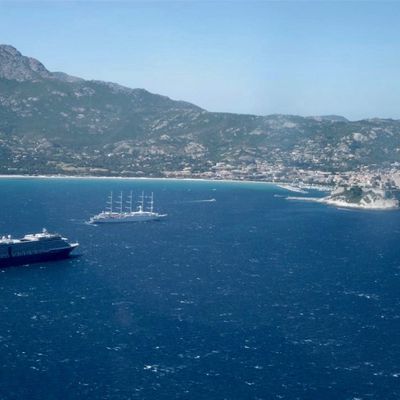 AJACCIO : ARRIVÉES DES CROISIÉRISTES.