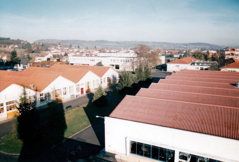 200 photos de nos bâtiments au fil de 35 ans d'école