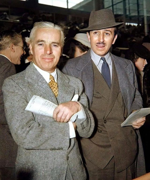 CHARLES CHAPLIN ET WALT DISNEY