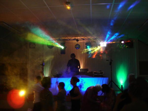 <p>QUELQUES PHOTOS DES SOIREES DE DJ SKAN VOUS SONT PROPOSEES A L'INTERIEUR DE CET ALBUM...AMIS DE LA FETE SOYEZ LES BIENVENUES DANS QUELQUES UNE DE MES SOIREES DE MIX OU SIMPLEMENT&nbsp;DE TEUFS ENTRE POTES...</p><p>A REGARDER SANS MODERATION!!!</p>