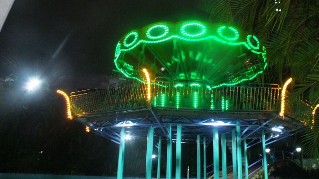 Parque Dunas inaugura horario nocturno con treinta atracciones mecánicas para el público asistente