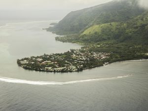 Taravao et son isthme et la pointe de Tautira.