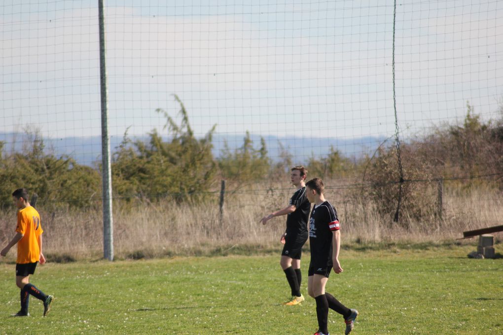 U17 &gt; Des buts, mais une défaite.