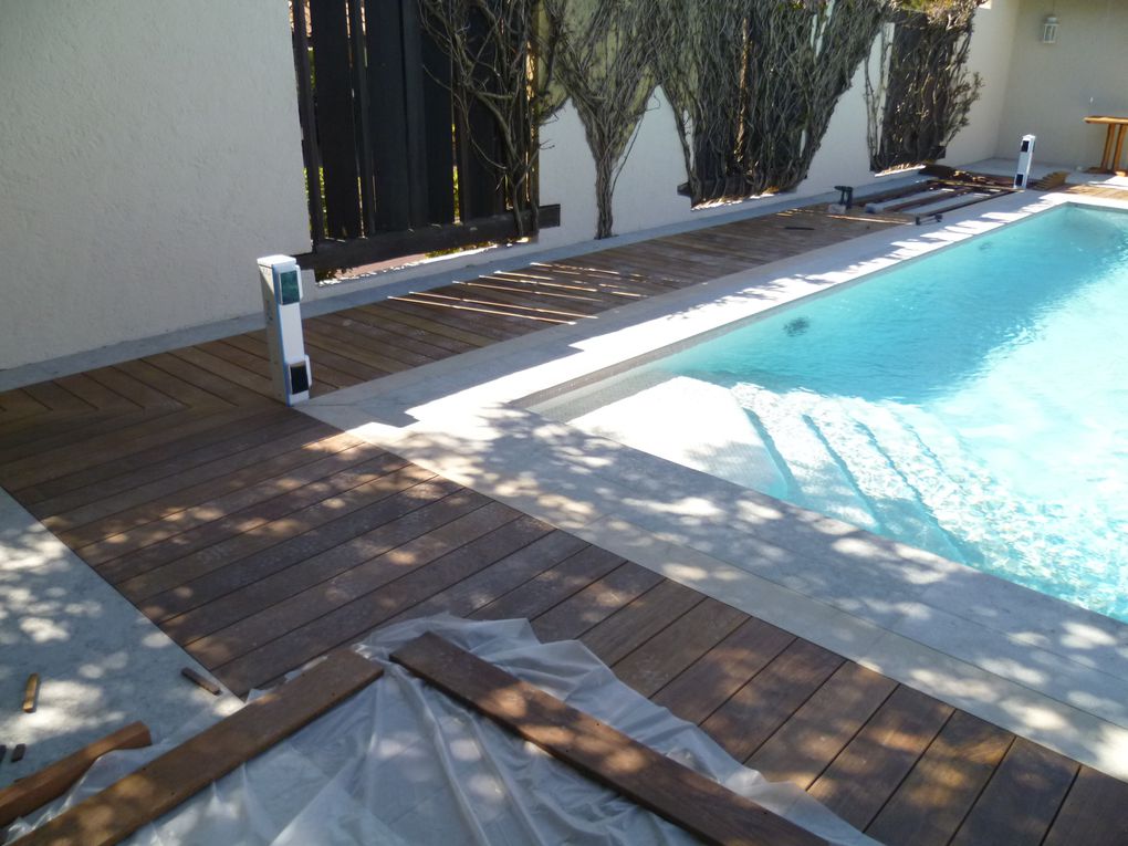 deck de 100 m2 autour de la piscine
Avril 2012