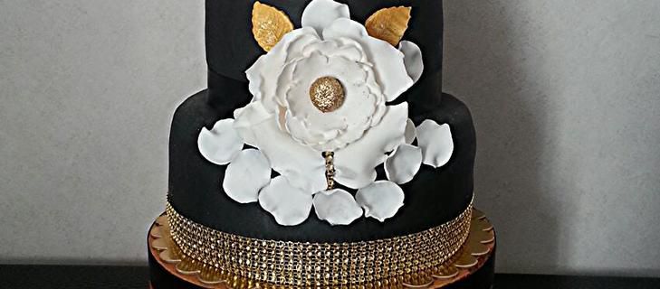 Wedding cake noir et or !