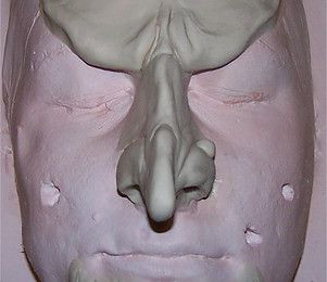 Maquillage prosthétique en silicone : réalisation d'une sculpture