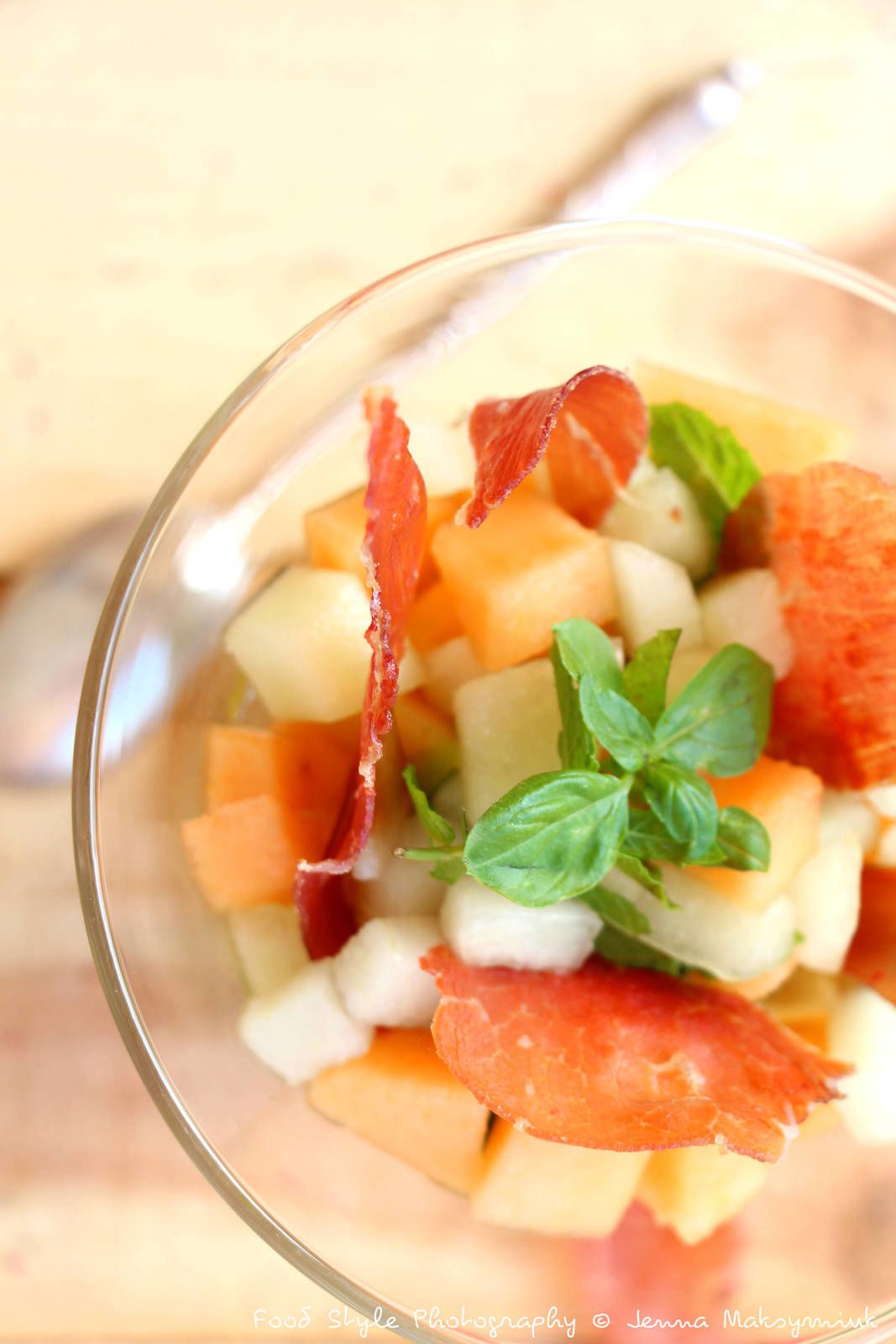 Tartare aux deux melons et chips de Serrano