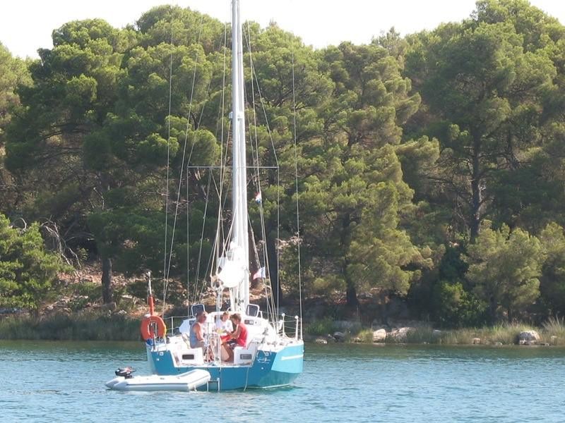 TALIBURE est le premier nom du bateau ; il signifie "meule de foin" et c'est aussi le nom d'un gâteau aux pommes.