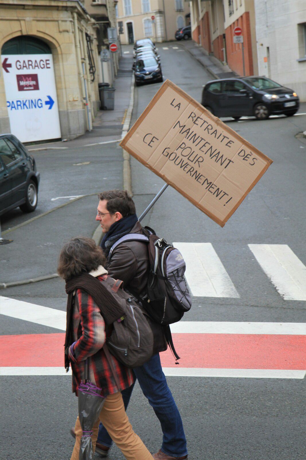 4000 manifestants dans les rues du Mans contre la réforme des retraites.