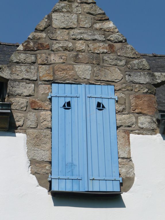 Le Morbihan (juillet 2013) en passant par Carnac et ses mégalithes; Erdeven; Le petit port de St Cado; la visite du Golfe en bateau; Vannes et ses habitations du moyen-âge ...
Une bonne cure d'air marin et la découverte de lieux hauts en énergie.