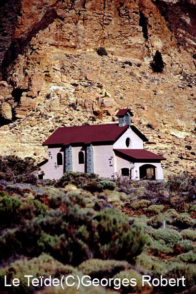 Le Teïde (3718m) sur l'ïle de Ténérife aux Canaries est le plus haut sommet d'Espagne. Son ascension offre un point de vue sur des paysages époustouflants.. A vos baskets !