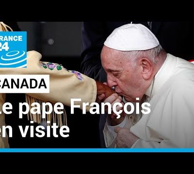 Le pape François est accueilli au Canada